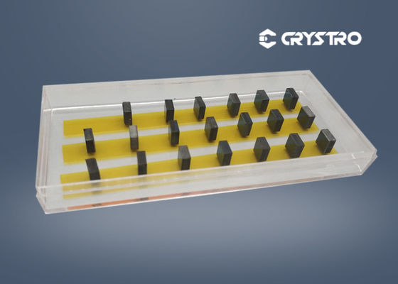 O cromo lubrificou o cristal passivo de alumínio do interruptor de Ytterium Garnet Cr 4+ YAG Q