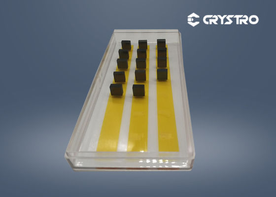 O cromo lubrificou o cristal passivo de alumínio do interruptor de Ytterium Garnet Cr 4+ YAG Q